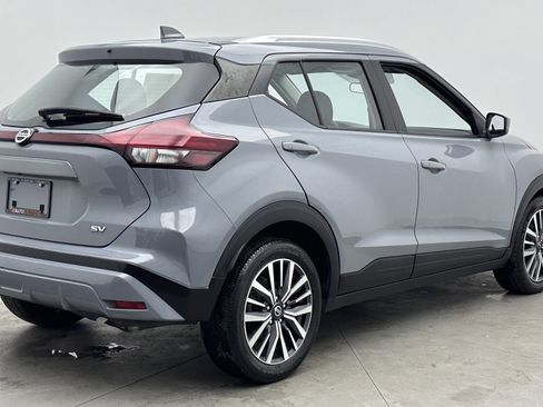 Used 2021 Nissan Kicks SV FWD image 7