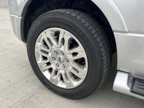 Used 2011 Ford Expedition Limited image 21