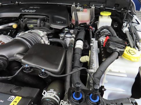 Used 2021 Jeep Gladiator Sport image 24