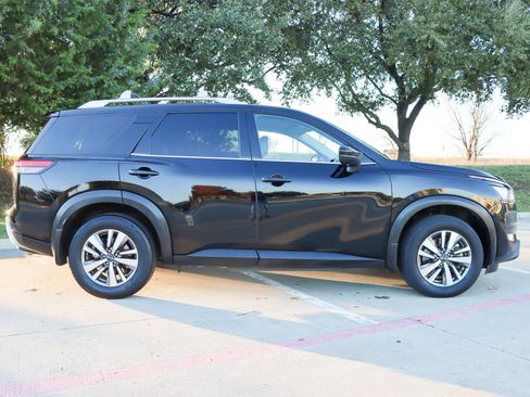 Used 2022 Nissan Pathfinder SL image 8