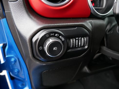 Used 2022 Jeep Wrangler Unlimited Rubicon image 22