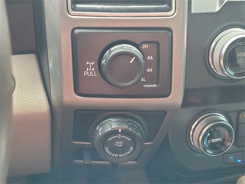 Used 2020 Ford F150 Limited w/ Trailer Tow Package image 16