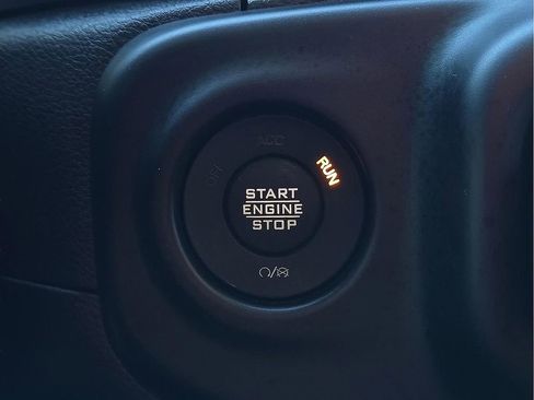 Used 2022 Jeep Wrangler Sport S image 18