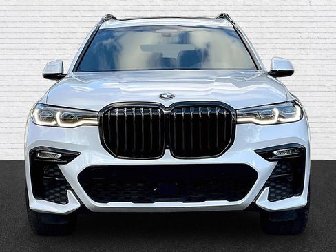 Used 2022 BMW X7 xDrive40i w/ M Sport Package AWD/4WD image 2