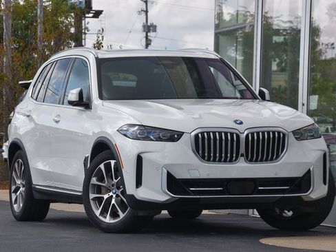 Used 2024 BMW X5 xDrive50e image 7