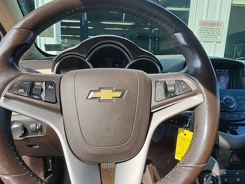 Used 2014 Chevrolet Cruze LT FWD image 12
