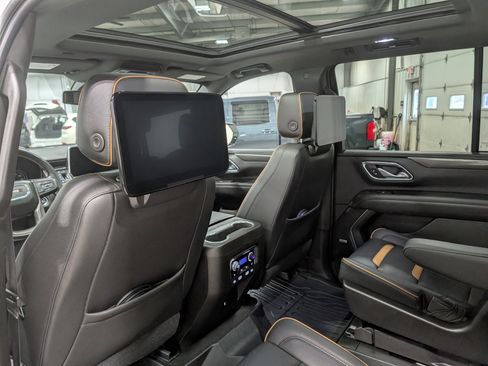 Used 2021 GMC Yukon AT4 w/ AT4 Premium Plus Package AWD/4WD image 18