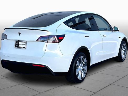 Used 2021 Tesla Model Y Long Range image 11