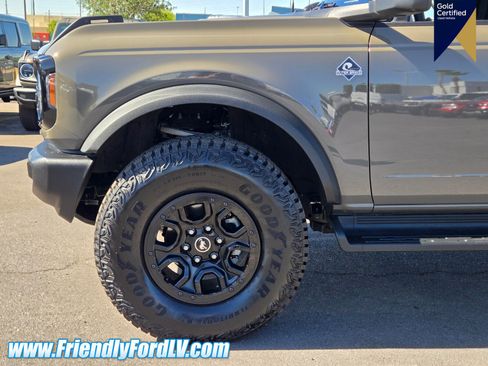 Certified 2025 Ford Bronco Outer Banks w/ Sasquatch Package AWD/4WD image 7
