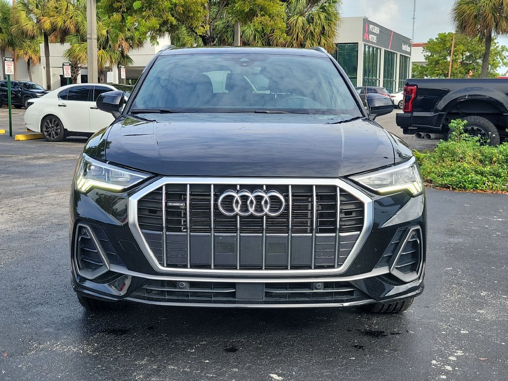 Used 2025 Audi Q3 2.0T Premium AWD/4WD image 2