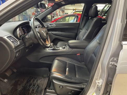 Used 2021 Jeep Grand Cherokee Limited w/ Premium Lighting Group AWD/4WD image 14