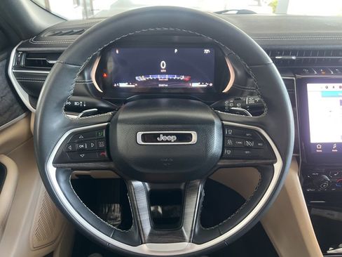 Used 2023 Jeep Grand Cherokee L Limited w/ Luxury Tech Group II AWD/4WD image 56