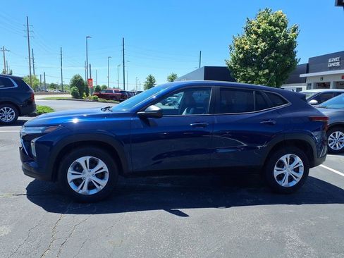 Used 2024 Chevrolet Trax LS w/ Driver Confidence Package FWD image 24