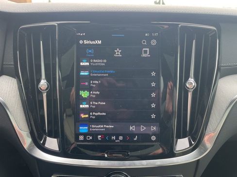 Certified 2025 Volvo V60 B5 Cross Country Ultra image 39