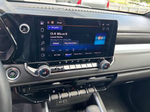 Certified 2024 Chevrolet Colorado LT w/ LT Convenience Package III AWD/4WD image 17