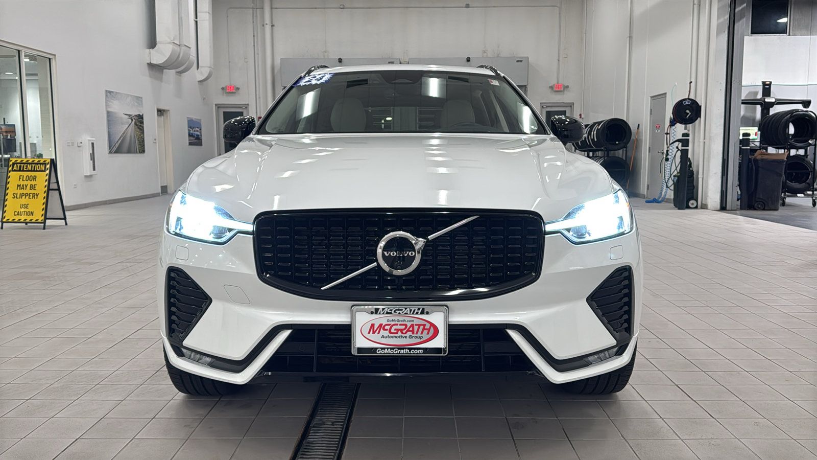 Used 2024 Volvo XC60 B5 Ultimate w/ Protection Package Premier AWD/4WD image 10
