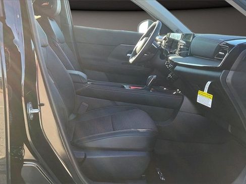 New 2026 Nissan Kicks SR w/ SR Premium Package image 11