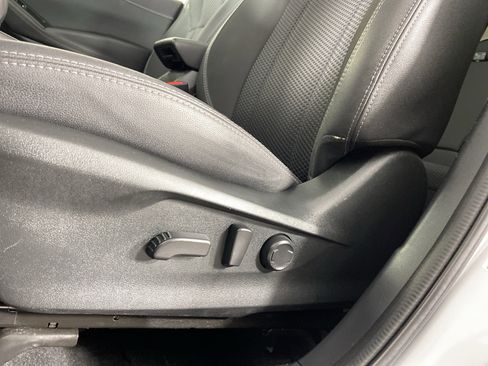 Used 2020 Subaru Forester Premium image 18