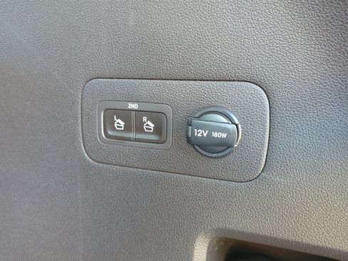 Used 2020 Hyundai Santa Fe Limited image 21