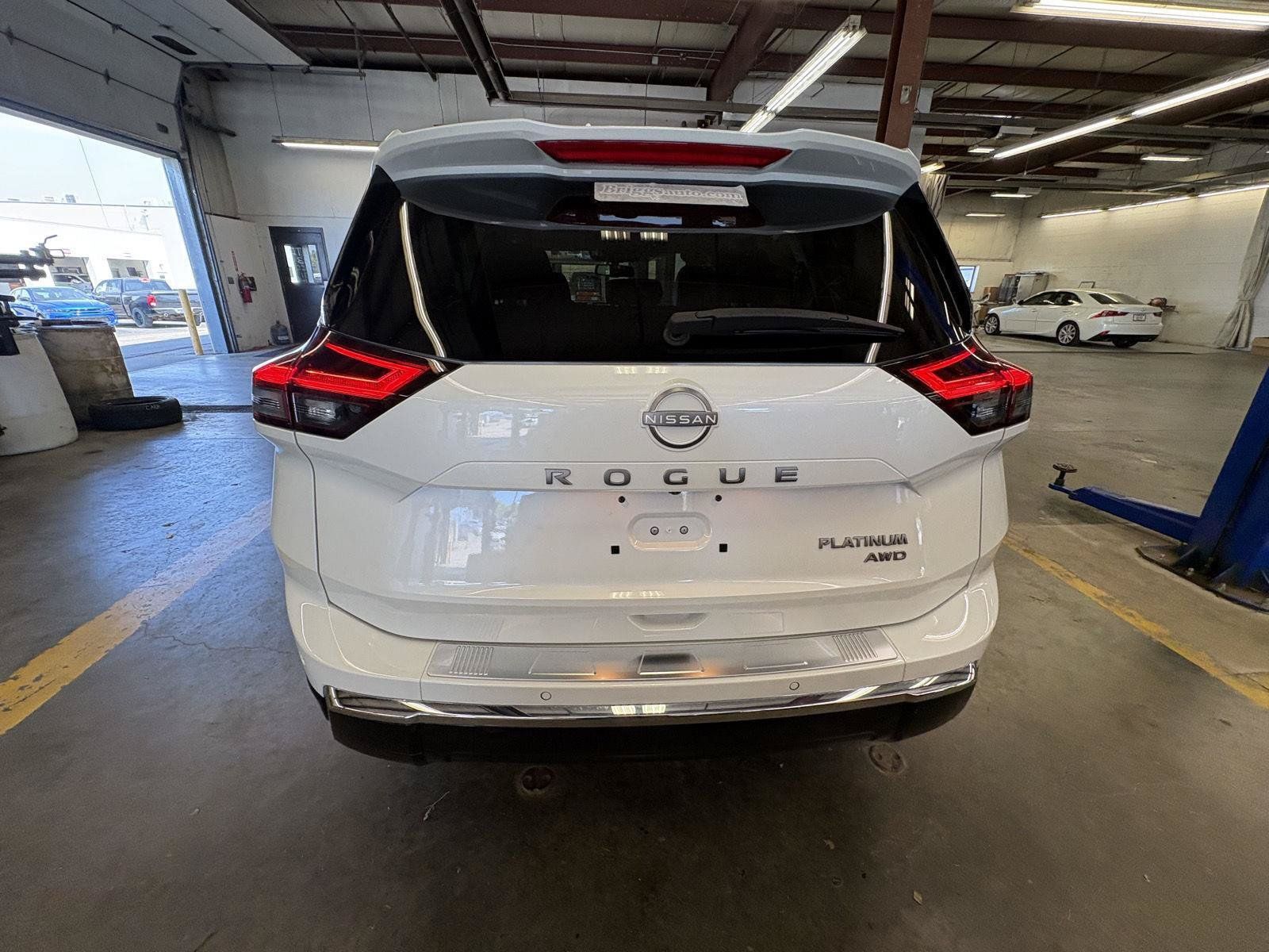 Used 2026 Nissan Rogue Platinum w/ Tech Package AWD/4WD image 4