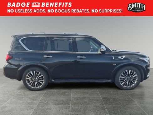 Used 2018 INFINITI QX80 4WD w/ Deluxe Technology Package image 3