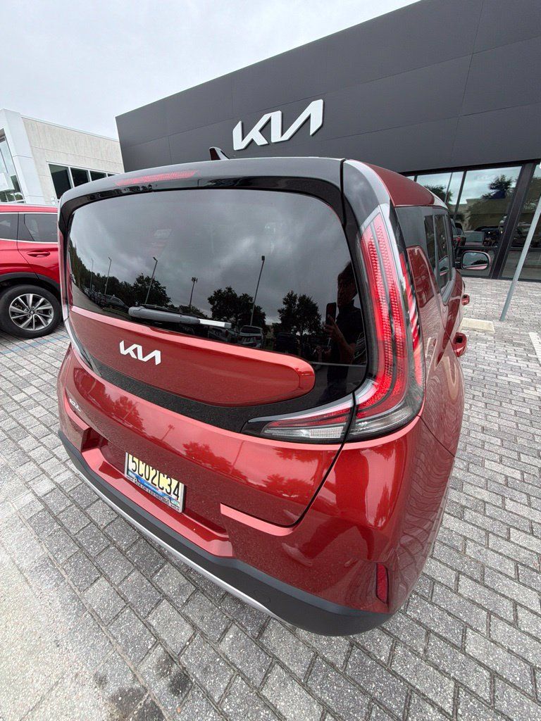 Used 2025 Kia Soul S FWD image 14