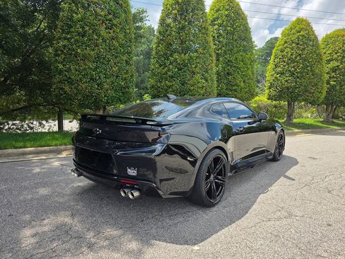 Used 2016 Chevrolet Camaro SS RWD image 5