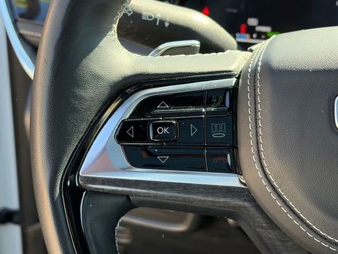 Used 2023 Jeep Grand Cherokee Overland w/ Advanced Protech Group III image 13