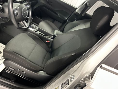 Used 2025 Hyundai Kona SEL image 10