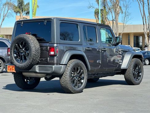 Used 2019 Jeep Wrangler Unlimited Sport S image 4