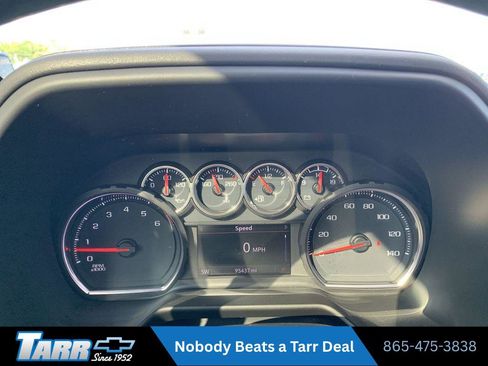 Used 2021 Chevrolet Suburban LT RWD image 10