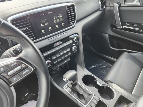 Used 2022 Kia Sportage EX image 32