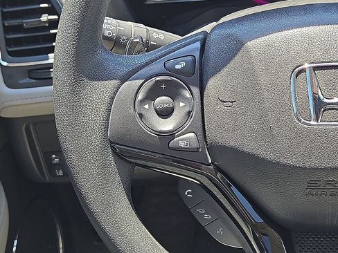 Used 2021 Honda HR-V EX image 18