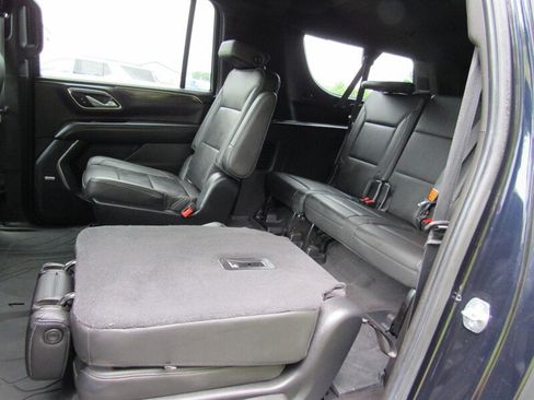 Used 2021 Chevrolet Suburban LT w/ Luxury Package AWD/4WD image 25