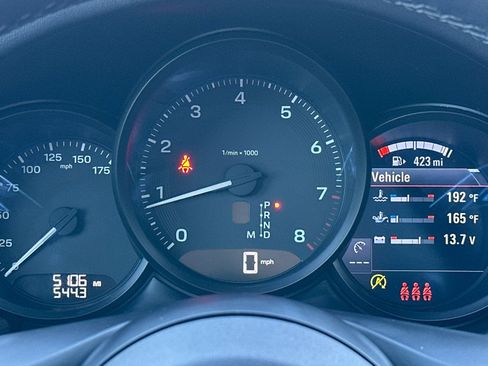 Used 2025 Porsche Macan image 25