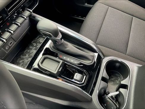 New 2026 GMC Canyon Elevation w/ Convenience Package image 9