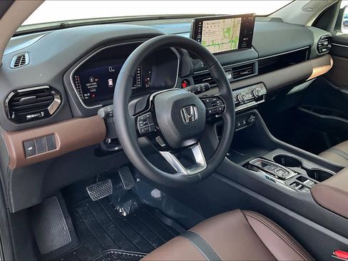 New 2026 Honda Pilot Touring image 8
