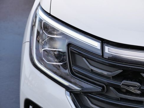 Certified 2024 Volkswagen Atlas SEL Premium R-Line image 16