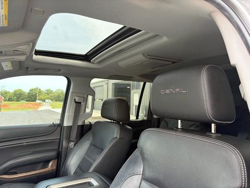 Used 2018 GMC Yukon XL Denali w/ Denali Ultimate Package AWD/4WD image 21