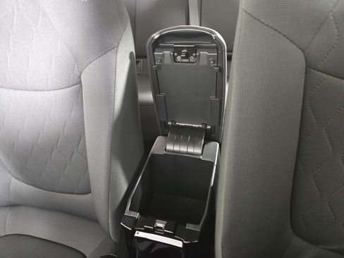 Used 2021 Toyota Corolla LE image 26