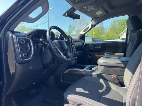 Used 2022 Chevrolet Silverado 1500 LT Trail Boss w/ Safety Package AWD/4WD image 2
