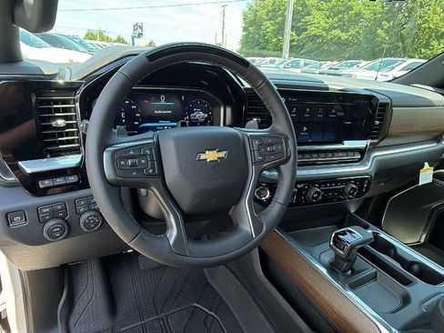 New 2026 Chevrolet Silverado 1500 High Country AWD/4WD image 18