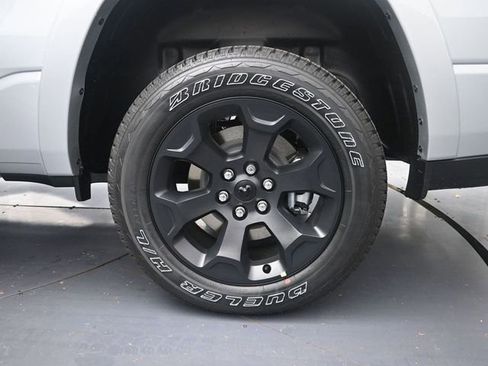 New 2026 RAM 1500 4x4 Crew Cab image 13