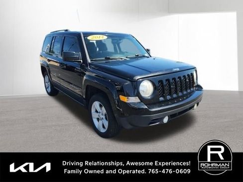 Used 2014 Jeep Patriot Latitude w/ Sun/Sound Group AWD/4WD image 3