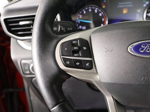 Used 2022 Ford Explorer XLT w/ Equipment Group 202A image 43