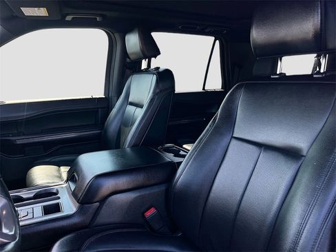 Used 2021 Ford Expedition Max XLT image 22