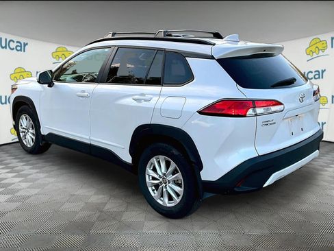 Used 2023 Toyota Corolla Cross LE w/ Moonroof Package image 3