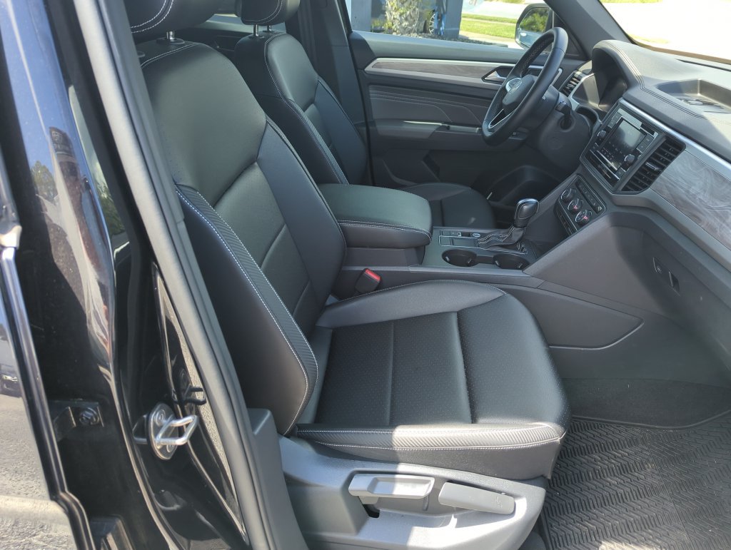 Used 2023 Volkswagen Atlas Cross Sport SE FWD image 35