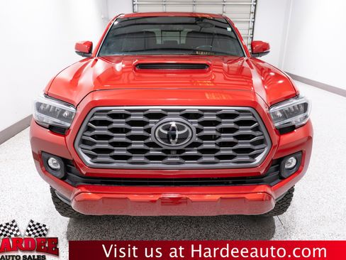 Used 2023 Toyota Tacoma TRD Sport w/ TRD Premium Sport Package AWD/4WD image 7