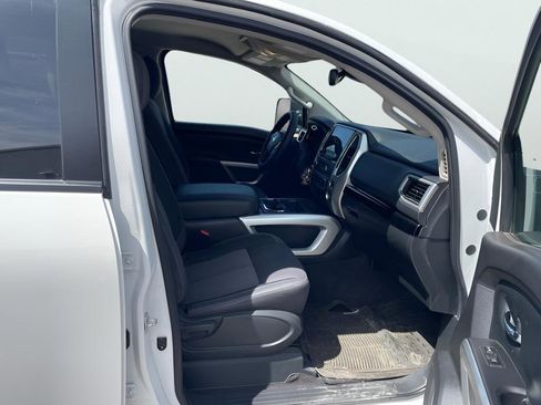 Used 2021 Nissan Titan SV w/ SV Convenience Package RWD image 23